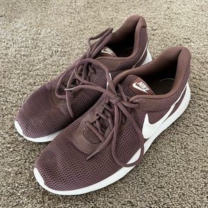 Womens Nike Tennis Shoes